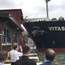 В Стамбуле в старинный особняк врезался танкер